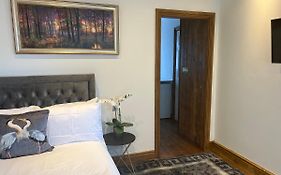 Tj Homes - Luxury Studio Suite With Garden View - Next To Tube Station London